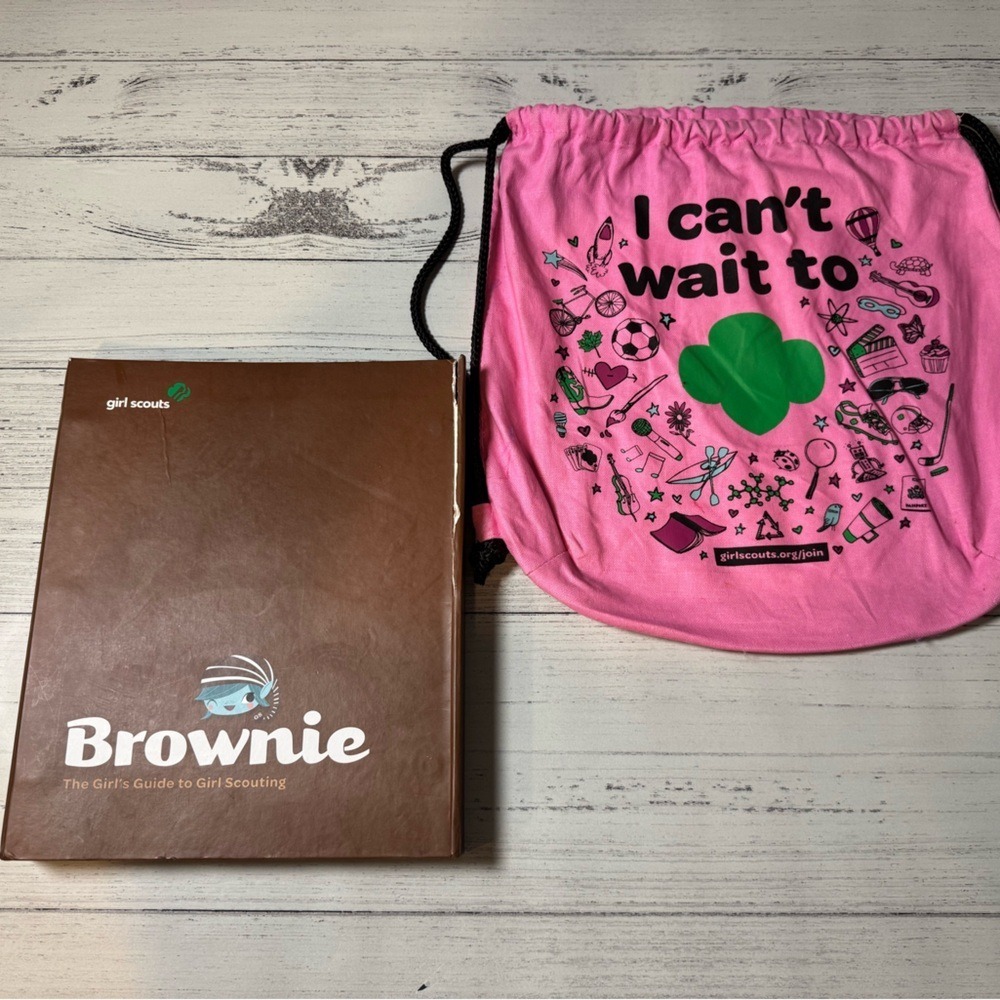 Girl Scouts Pink‎ Drawstring Bag with Never used Brownie Guide Book